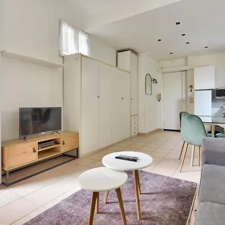 Vieux Avec Balcon A 1min De La ニース