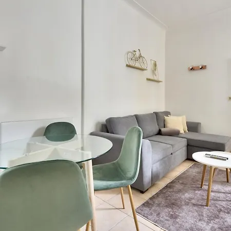 Apartman Vieux Avec Balcon A 1min De La *